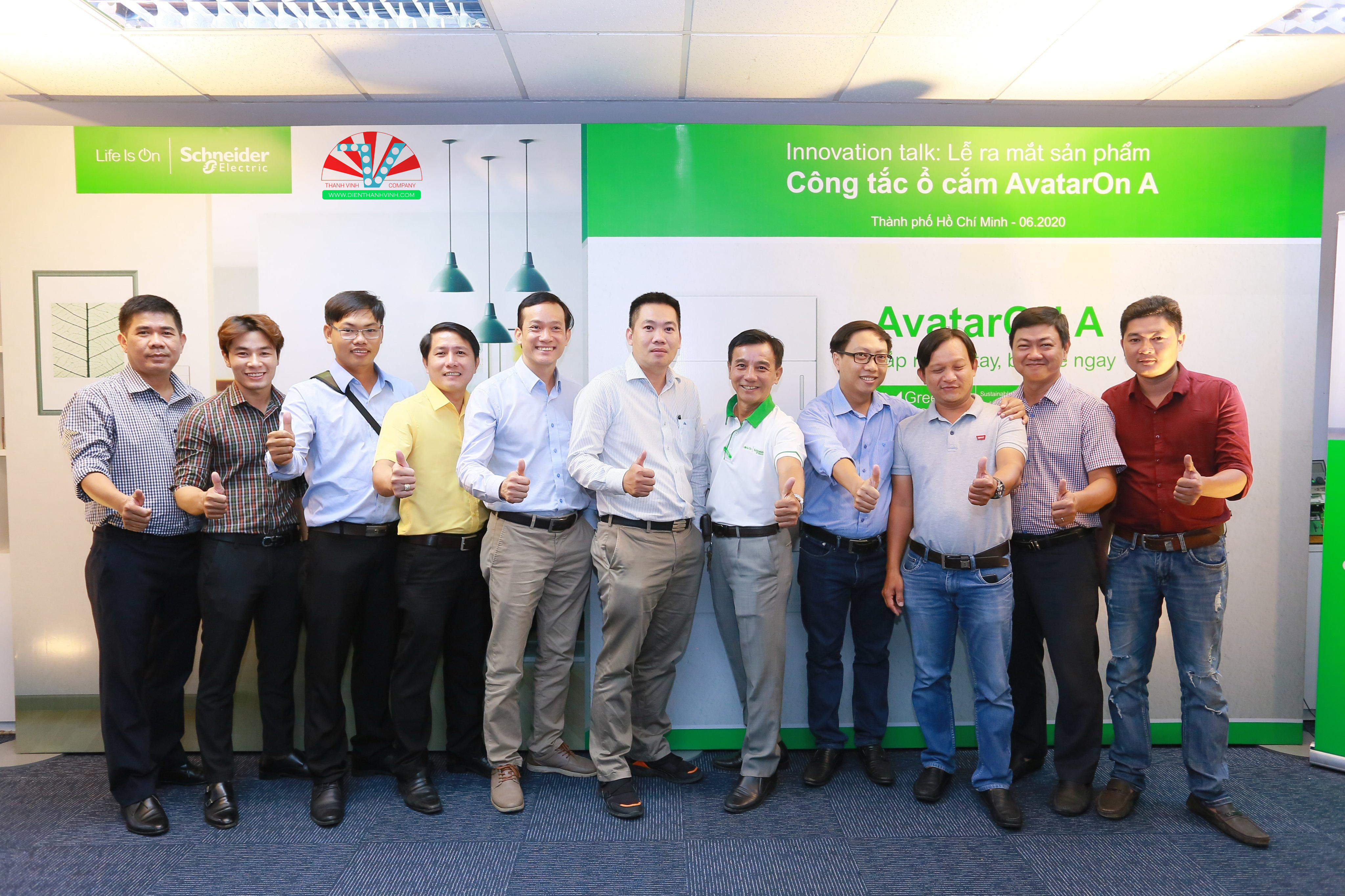 Thành Vinh tham gia ra mắt sản phẩm công tắc ổ cắm AvatarOn A Của Schneider Electric Việt Nam