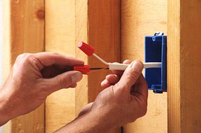 Sửa chữa và thay mới thiết bị công tắc điện dân dụng